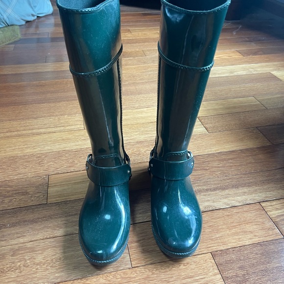Hunter green Michael kors boots, silver buckle detail- MK design,Great condition - Picture 4 of 4